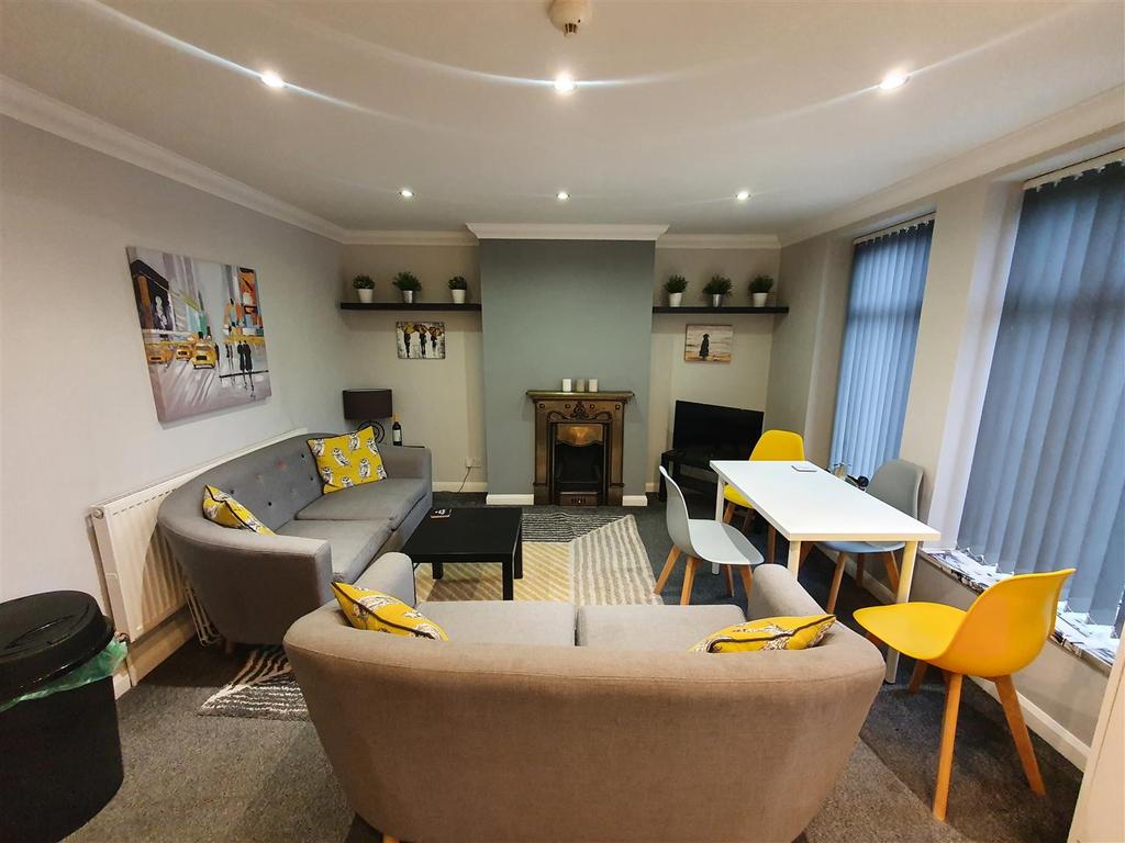 Kitchen/Lounge