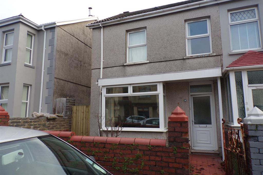 King Avenue, Llanelli 3 bed house £750 pcm (£173 pw)