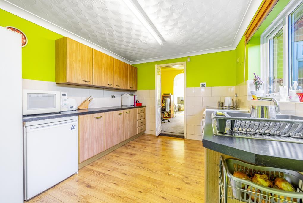 Parsons Drove, Holland Fen, Lincoln 3 bed semidetached house £199,999