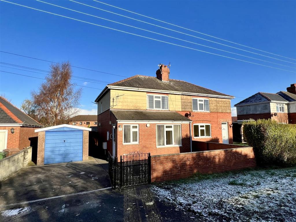 Back Lane, HolmeOnSpaldingMoor, York 2 bed semidetached house £