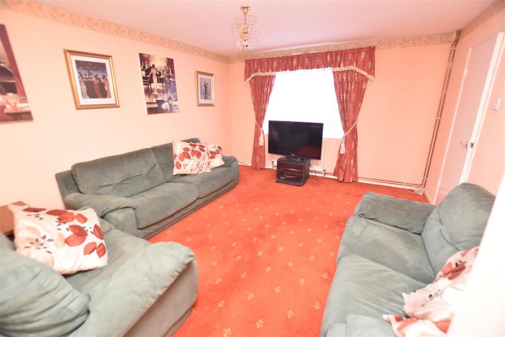 Coopers Avenue, Heybridge 4 bed house £380,000