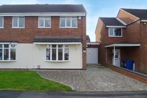 68 Foxglove, Amington, Tamworth, B77 4HY