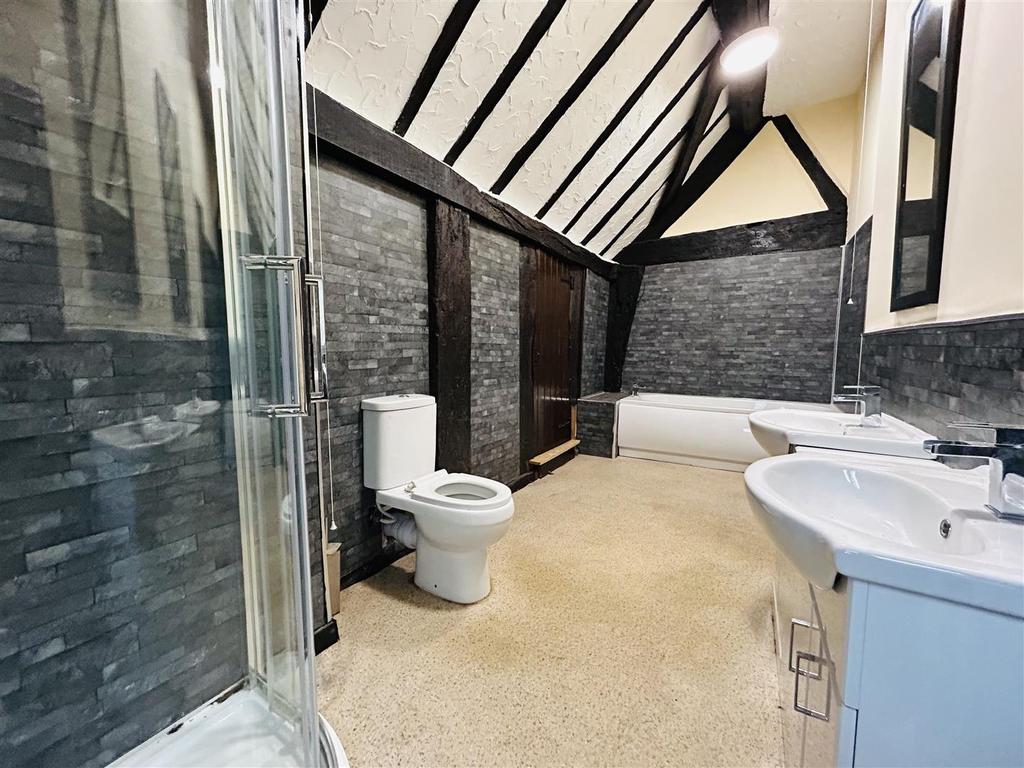 20005 C0 C-0 B05-4213-98 D0-3 A5 F15 C56955.jpeg