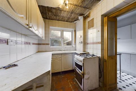 56 Parkway, New Addington, Croydon, CR0 0LA