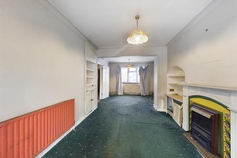 56 Parkway, New Addington, Croydon, CR0 0LA