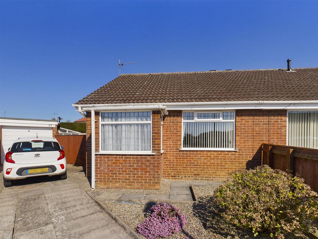 Trentham Close, Bridlington 2 bed semidetached bungalow for sale £