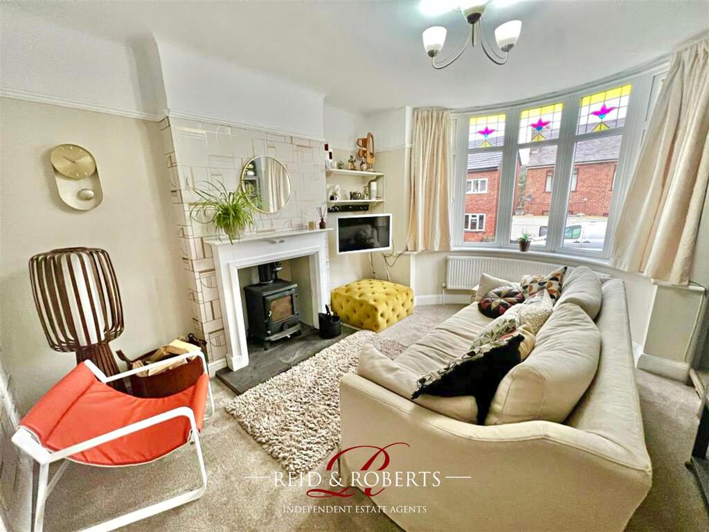 Bryn Glas, Rhos, Wrexham 3 bed detached house for sale £265,000