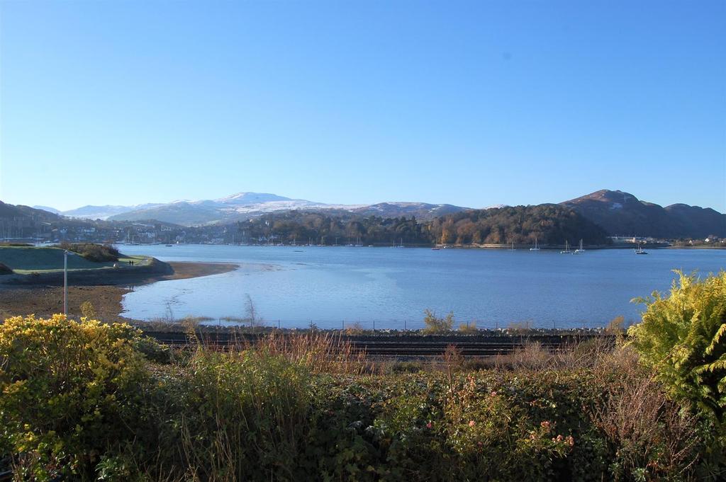 Warren Drive, Deganwy 2 bed apartment for sale £285,000