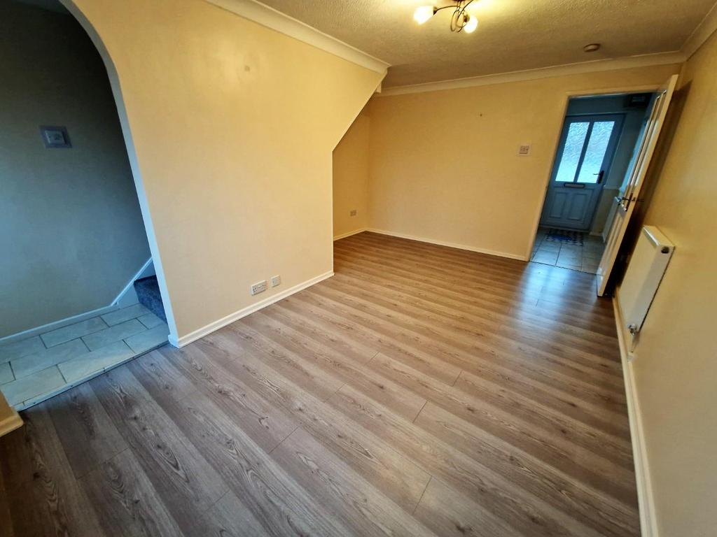 Heol Maes Yr Haf, Pencoed, Bridgend, CF35 5PJ 2 bed terraced house £