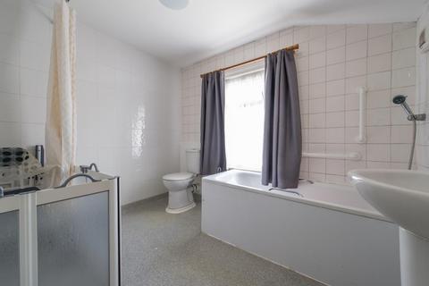 11 Bowness Road, London, SE6 2DG