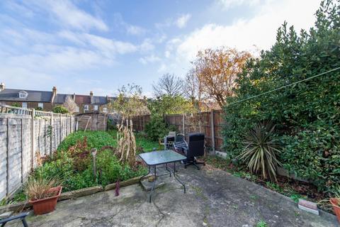 11 Bowness Road, London, SE6 2DG