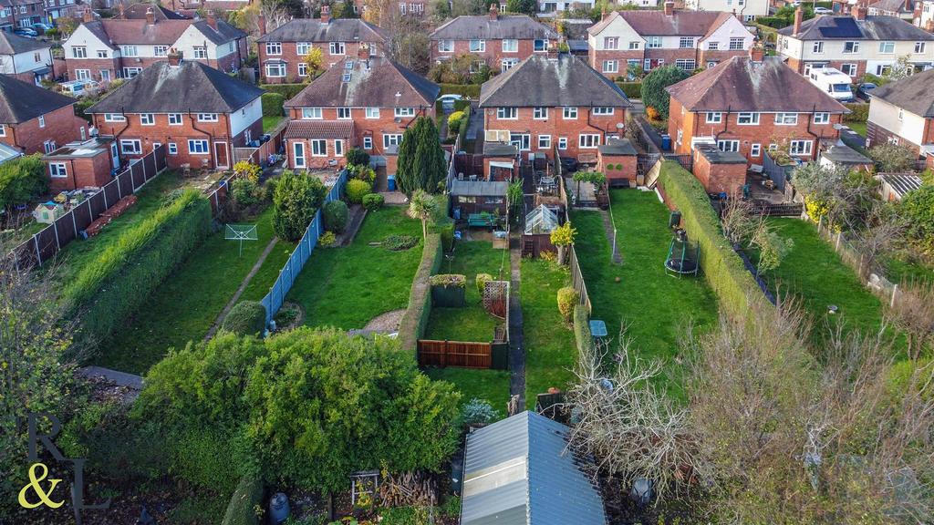 Cliff Crescent, RadcliffeOnTrent, Nottingham 3 bed semidetached