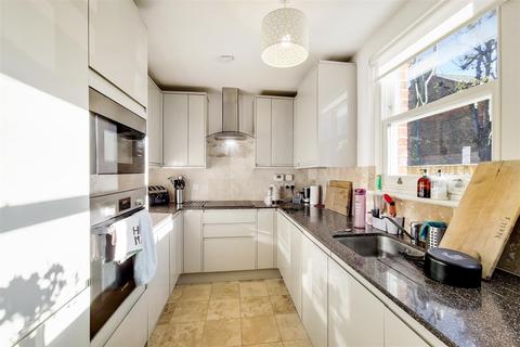 4 bedroom semi-detached house to rent - Niton Street, London