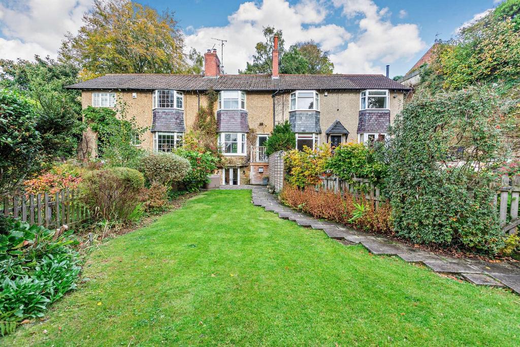 Cornwall Road, Harrogate, HG1 2NG 3 bed terraced house £1,900 pcm (£438 pw)