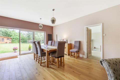 21 Manor Drive, Epsom, KT19 0EX