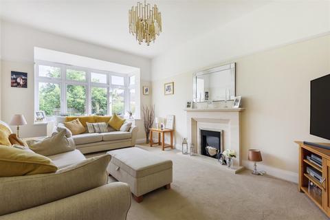 21 Manor Drive, Epsom, KT19 0EX