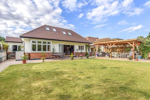 21 Manor Drive, Epsom, KT19 0EX