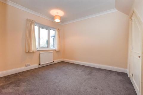 34 Riplingham Road, Kirk Ella, Hull, HU10 7TP
