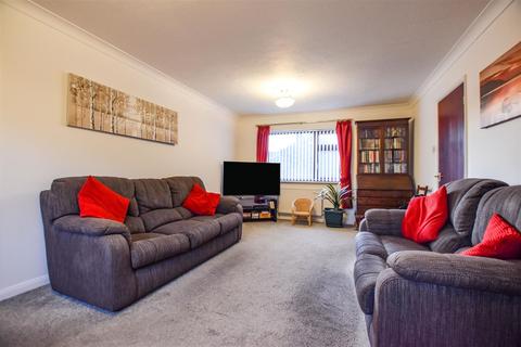 4 bedroom detached house for sale - Cromwell Court, Willerby, Hull