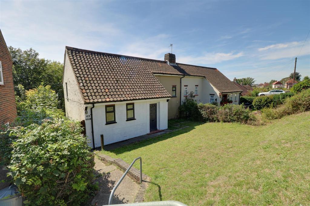 Norwich Drive, Brighton 4 bed semidetached house £1,950 pcm (£450 pw)