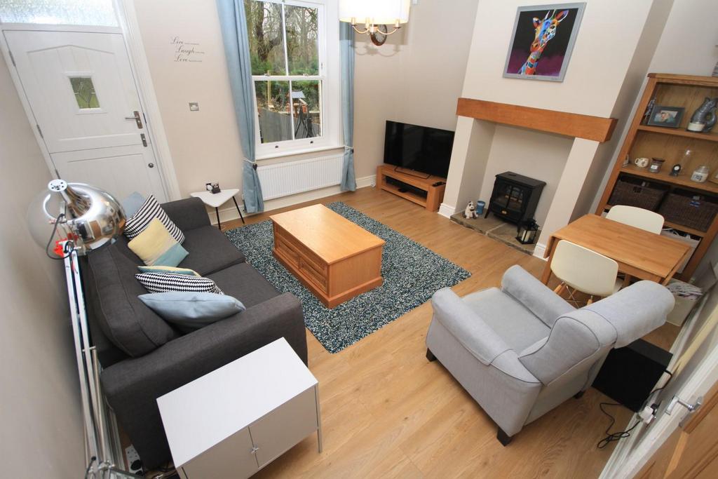 Lower Wyke Green, Wyke, Bradford 2 bed terraced house £165,000