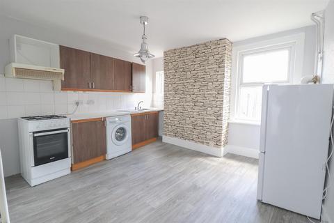 1 bedroom apartment to rent, High Street, Hoddesdon, Hertfordshire