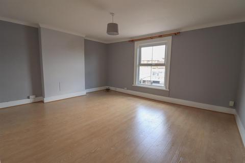 1 bedroom apartment to rent, High Street, Hoddesdon, Hertfordshire