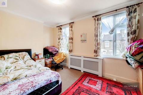 7 Heath Road, Romford, RM6 6LJ