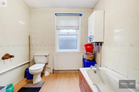 7 Heath Road, Romford, RM6 6LJ