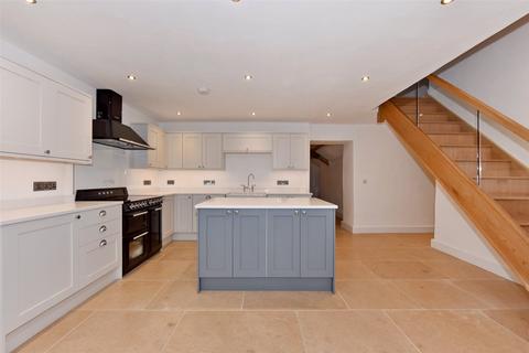 4 bedroom semi-detached house to rent - Stock Hill, Littleton-upon-Severn, Bristol, BS35