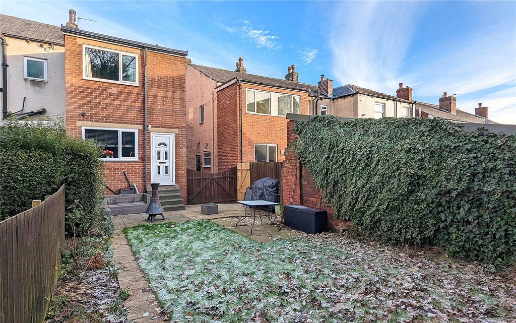 Greenside Road, Mirfield, West... 3 bed semidetached house £220,000