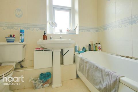 15 Lifford Road, Doncaster, DN2 4BY