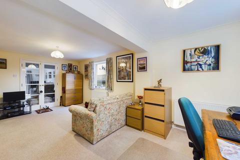 5 Guipavas Road, Callington, PL17 7PL