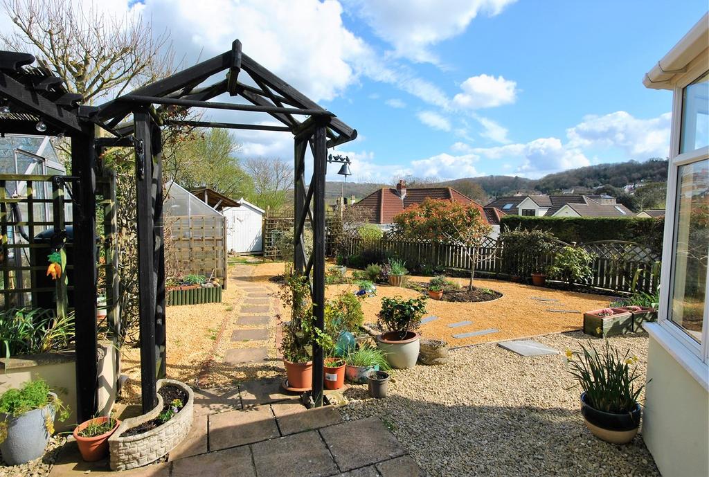 Wolvershill Park, Banwell, BS29 2 bed bungalow £315,000