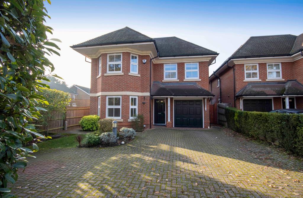 Waxwell Lane, Pinner, HA5 6 bed detached house £1,695,000