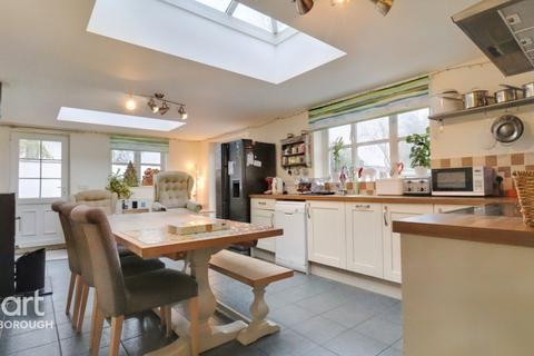 4 Bridge Street, Deeping St James, Peterborough, PE6 8HA