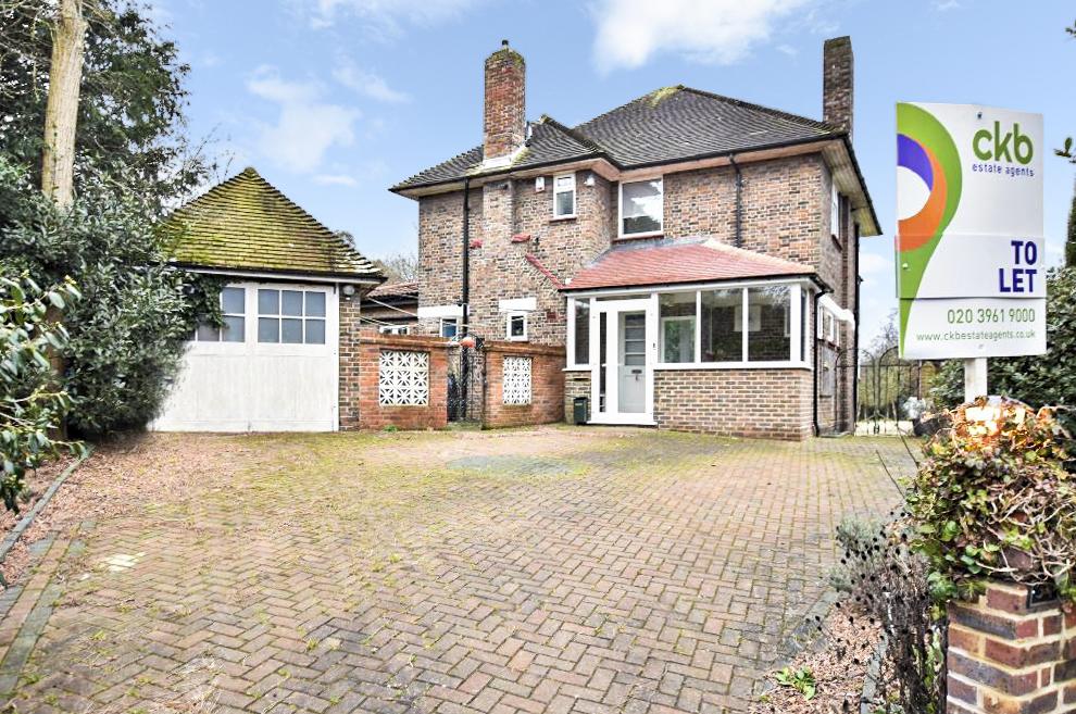 Kings Orchard, Eltham, SE9 4 bed detached house £4,000 pcm (£923 pw)