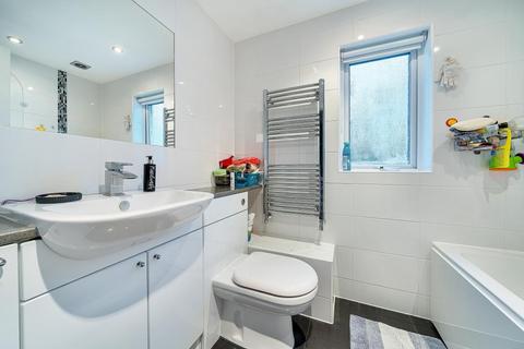 1 Cedar Close, Aylesbury, HP20 1XU