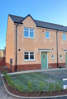 3 bedroom end of terrace house to rent, Walker Point Way, Newport NP20