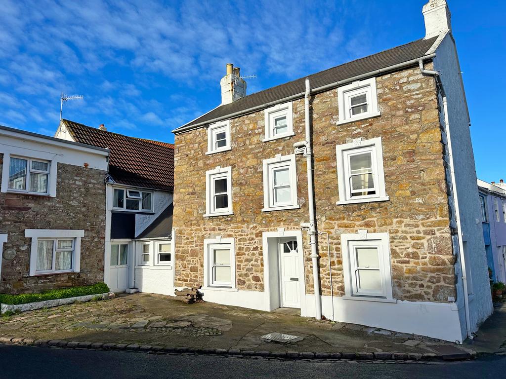 Venelle Alderney GY9 4 bed townhouse for sale £350,000