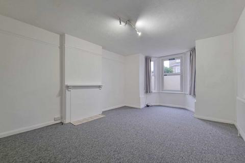 2 bedroom flat to rent, Christchurch Street, Ipswich