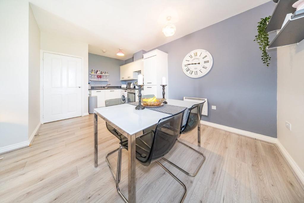 Close, Prescot, L34 5NE 2 bed apartment £750 pcm (£173 pw)