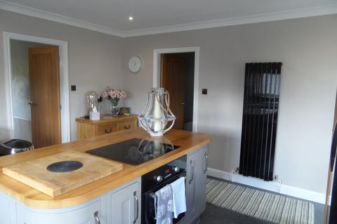 3 bedroom bungalow for sale, Sandy Gate, Scholes, Huddersfield