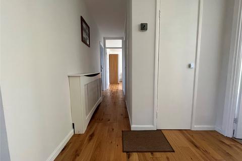 3 bedroom apartment to rent, The Drive, London, N11