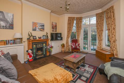 Flat 2, 6 Adrian Square, Westgate-on-sea, CT8 8SU
