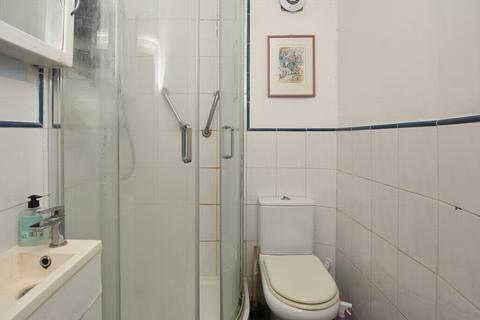 Flat 2, 6 Adrian Square, Westgate-on-sea, CT8 8SU