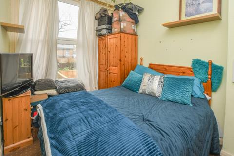 Flat 2, 6 Adrian Square, Westgate-on-sea, CT8 8SU
