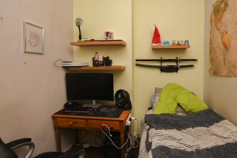 Flat 2, 6 Adrian Square, Westgate-on-sea, CT8 8SU