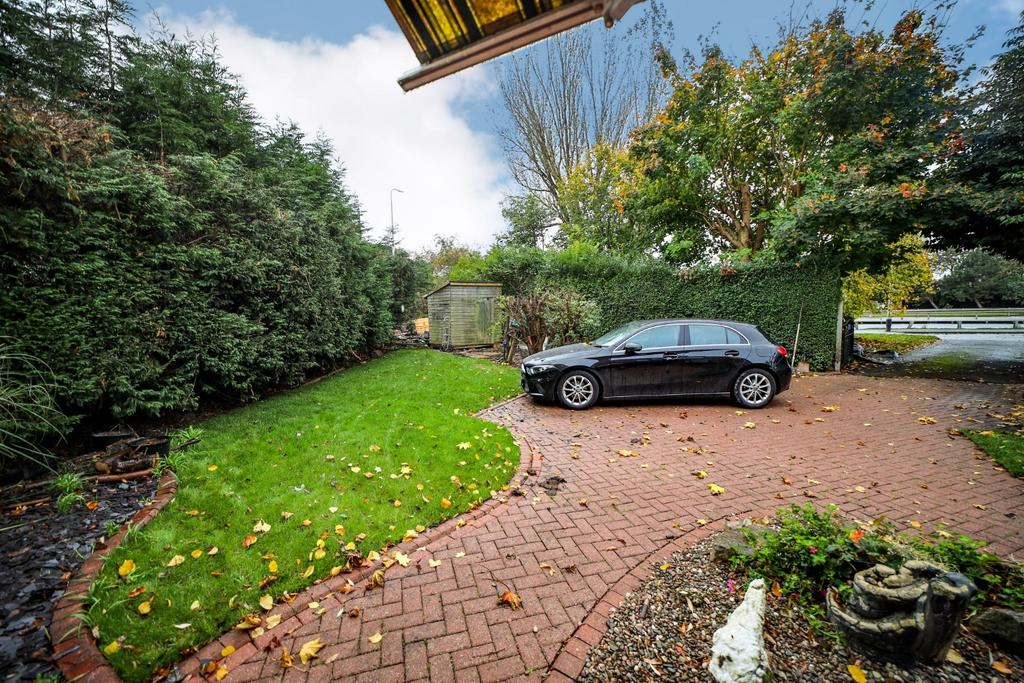 Kenyons Lane North, Haydock, St.... 4 bed semidetached house £200,000