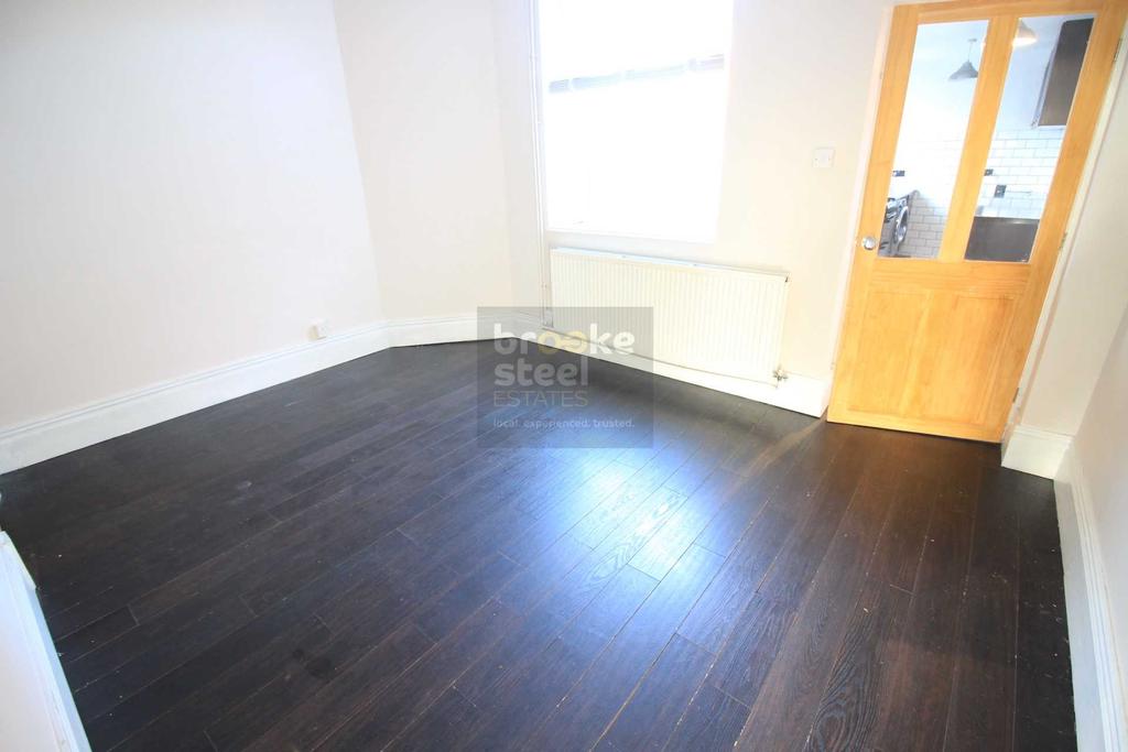 Limehurst Road, Ashton Under Lyne 2 bed terraced house £127,500
